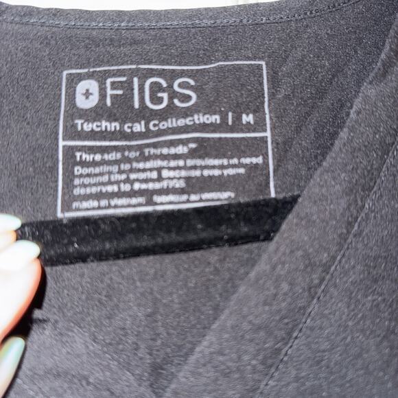 FIGS Catarina‎ One-Pocket Scrub Top Women's Medium Black V-Neck Medical Uniform - Picture 2 of 9